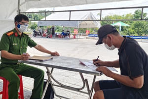 Tài xế xe “luồng xanh” chở người từ vùng cách ly y tế vào Hà Tĩnh