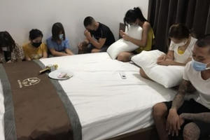 Hà Tĩnh: Bắt giữ nhóm nam thanh nữ tú “bay lắc” trong khách sạn giữa mùa dịch