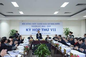 Xét duyệt GS-PGS: Quy trình, tiêu chuẩn "có vấn đề"?