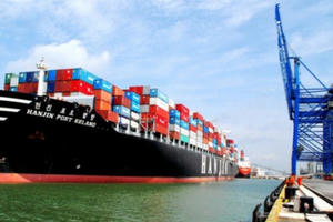 Vận tải biển là điểm sáng tăng trưởng kinh tế Việt Nam
