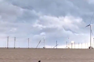 Vĩnh Long: Khẩn trương khắc phục sự cố 13 trụ điện gió ngoài biển Thạnh Hải bị đổ do thiên tai