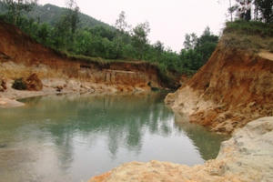 Sạt lở đập thủy lợi, nguy cơ thất thu vì thiếu nước tưới hoa màu