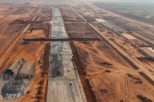 Làm đường cất hạ cánh thứ 2 sân bay Long Thành từ tiền tiết kiệm