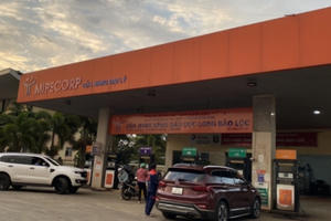 Phạt 15 triệu đồng với chủ cửa hàng xăng dầu găm hàng chờ tăng giá