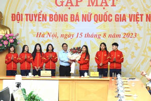 Thủ tướng Phạm Minh Chính gặp mặt và biểu dương đội tuyển bóng đá nữ Việt Nam