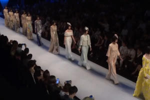 Bản tin Thời trang Plus số 54: Chuyện cổ tích Việt Nam lên sàn Vietnam International Fashion Week 2018