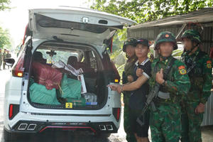 Tây Ninh: Bắt đối tượng vận chuyển 3.000 bao thuốc lá ngoại nhập lậu Tây Ninh: Bắt đối tượng vận chuyển 3.000 bao thuốc lá ngoại nhập lậu