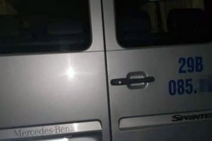 Hà Nội: Tài xế gục chết trong xe đưa đón học sinh, nghi do sốc ma túy