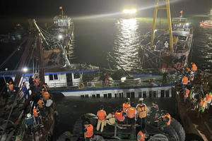 Phó Thủ tướng yêu cầu xử lý "lỗ hổng" từ vụ lật tàu Vịnh Xanh 58 Phó Thủ tướng yêu cầu xử lý "lỗ hổng" từ vụ lật tàu Vịnh Xanh 58