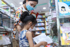 Xin đừng biến cha mẹ học sinh thành những cây ATM cho các nhà xuất bản