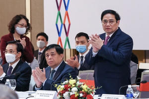 Thủ tướng dự phiên cấp cao Diễn đàn Doanh nghiệp Việt Nam