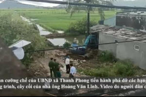 Bí thư huyện uỷ Thanh Liêm chỉ đạo làm rõ những kiến nghị của người dân xã Thanh Phong