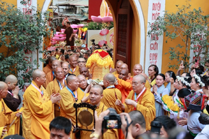 Người dân có thể chiêm bái, đảnh lễ Xá lợi Đức Phật ở chùa Quán Sứ Người dân có thể chiêm bái, đảnh lễ Xá lợi Đức Phật ở chùa Quán Sứ