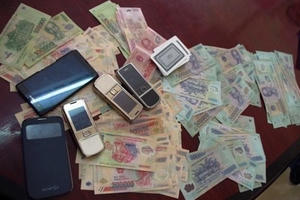 Phó trưởng Công an xã bị bắt vì "nhận hối lộ" của con bạc