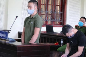 “Cõng” thuê cả yến ma túy để nhận 1.000 USD tiền công