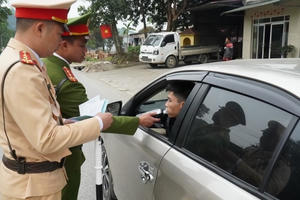 Công an huyện Bắc Quang tăng cường tuần tra, kiểm soát, xử lý các trường hợp vi phạm TTATGT Công an huyện Bắc Quang tăng cường tuần tra, kiểm soát, xử lý các trường hợp vi phạm TTATGT
