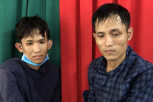 Bị bắt vì tàng trữ ma túy, 2 đối tượng khai thêm từng đi cướp