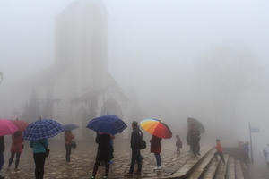 Sa Pa "cháy" phòng nghỉ vì hơn 60.000 người "đổ bộ" du xuân chơi Tết