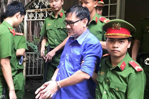 Tuyên truyền chống Nhà nước, bác sĩ lĩnh án 4 năm tù