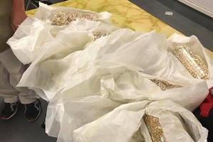 Khởi tố vụ án vận chuyển trái phép gần 40kg vàng từ Hồng Kông về Việt Nam