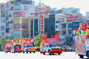 Quảng Ninh: Rực rỡ cờ hoa chào mừng Đại hội Đại biểu Đảng bộ tỉnh lần thứ XV