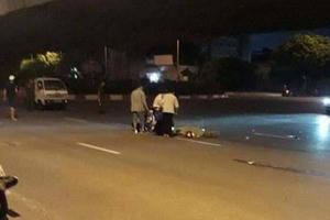 Bị ô tô tông rồi bỏ chạy trên đường Nguyễn Xiển, người đi xe máy tử vong