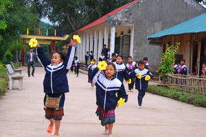 Xã hội hóa thành công trong kiên cố hóa trường, lớp học ở Nậm Pồ