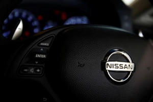 Tập đoàn Nissan thu hồi 460.000 xe do lỗi biểu tượng gắn trên vô lăng