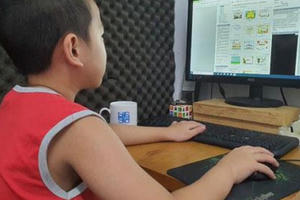 'ATM điện thoại - máy tính cũ' giúp học sinh khó khăn