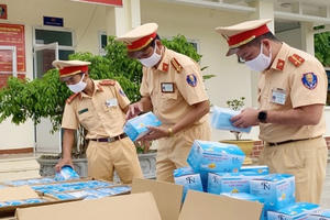 Bắt 75.000 chiếc khẩu trang y tế chuẩn bị tuồn qua biên giới Quảng Trị Bắt 75.000 chiếc khẩu trang y tế chuẩn bị tuồn qua biên giới Quảng Trị