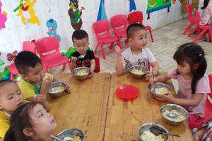 Báo động tình trạng buông lỏng quản lý tại các bếp ăn trường học