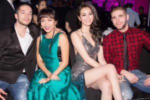 Khánh My khoe đường cong nuột nà bên bạn diễn