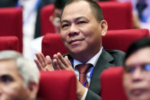 Chiếc ô tô VinFast đầu tiên lăn bánh, tài sản ông Phạm Nhật Vượng tăng “chóng mặt”