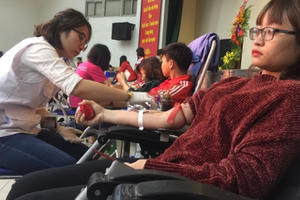 Hơn 1.000 người tham gia hiến máu trong ngày đầu tiên diễn ra “Lễ hội Xuân hồng”