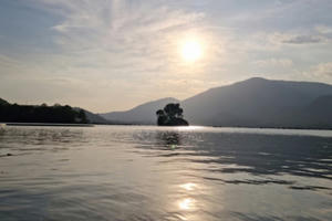 Chiều buông trên hồ Đa Mi