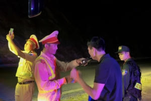 Một hiệu trưởng tại Lào Cai vi phạm nồng độ cồn ở mức “kịch khung”