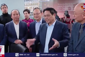 Thủ tướng thăm các cơ quan báo chí chiều 30 Tết