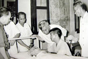 Nghẹn lòng câu Bác hỏi trước ngày Người ra đi...