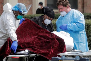 Số người chết vì Covid-19 vượt 22.000 người, Mỹ tính mở cửa kinh tế trở lại