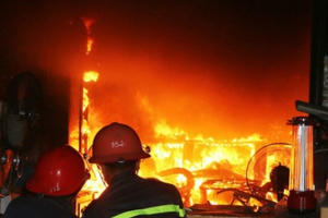 Hỏa hoạn bùng phát trong cửa hàng bán giày dép, một người đàn ông cao tuổi tử vong