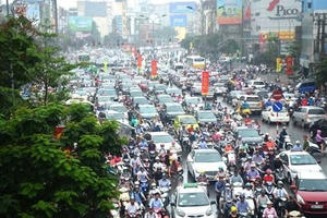 Hà Nội lập đề án thu phí ô tô, xe máy vào nội thành