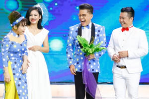 Việt Hương và Việt Trinh tặng “lựu đạn” cho Thanh Bạch và Lý Hùng