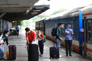 Tết Dương lịch 2023, tổ chức chạy thêm nhiều tàu đi các tỉnh miền Trung