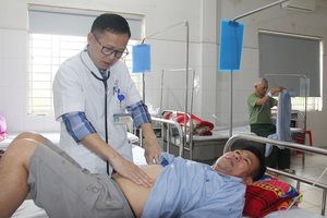 Hàng chục người nhập viện nghi ngộ độc sau khi ăn cỗ cưới