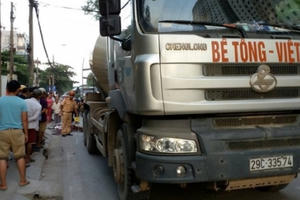 Nữ sinh chết thảm dưới bánh xe bồn bê tông