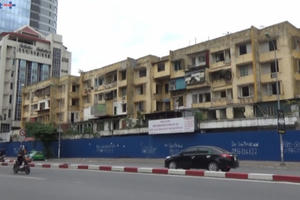 Bản tin Bất động sản Plus: Cư dân tầng 1, số 93 Láng Hạ sắp phải ra đường!