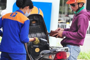 Xăng giảm 81 đồng từ 15h ngày hôm nay