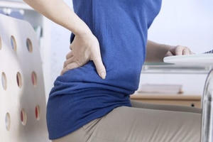 Nguyên nhân "kinh điển" khiến dân văn phòng dễ mắc sỏi thận