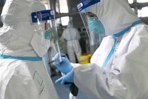 Số người nhiễm virus corona ở Trung Quốc chính thức vượt SARS