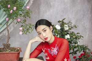 Tết lại sắp đến, học ngay Hoa hậu Mỹ Linh những mẫu áo dài xinh yêu xuống phố nào!